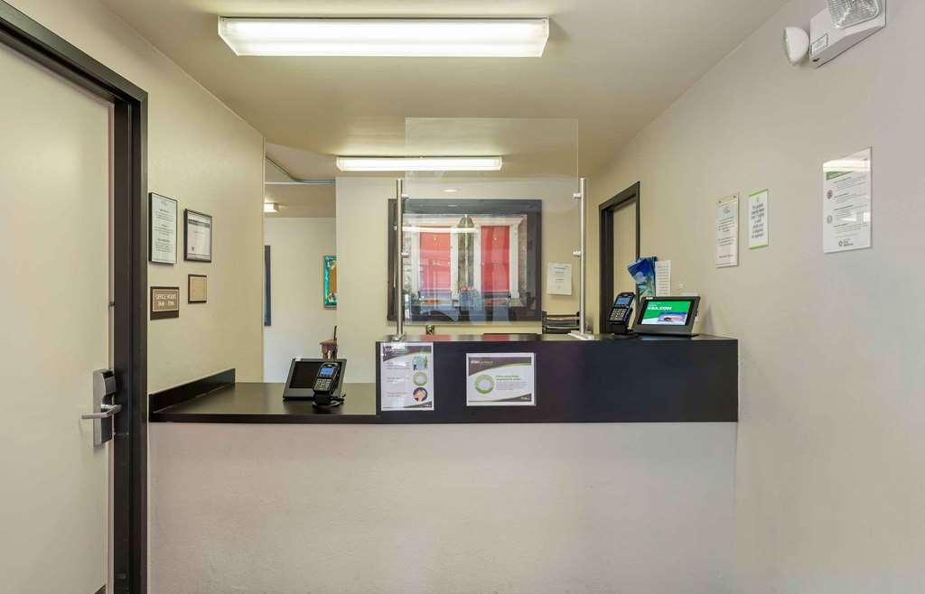 Extended Stay America Suites - Cleveland - Мидлберг-Хайтс Интерьер фото